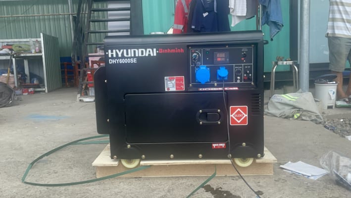 máy phát điện 5kw chạy dầu