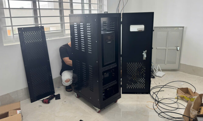 Lắp đặt bộ lưu điện UPS 10kVA Hyundai 10KT9 cho Cửa khẩu Quốc tế Tân Nam